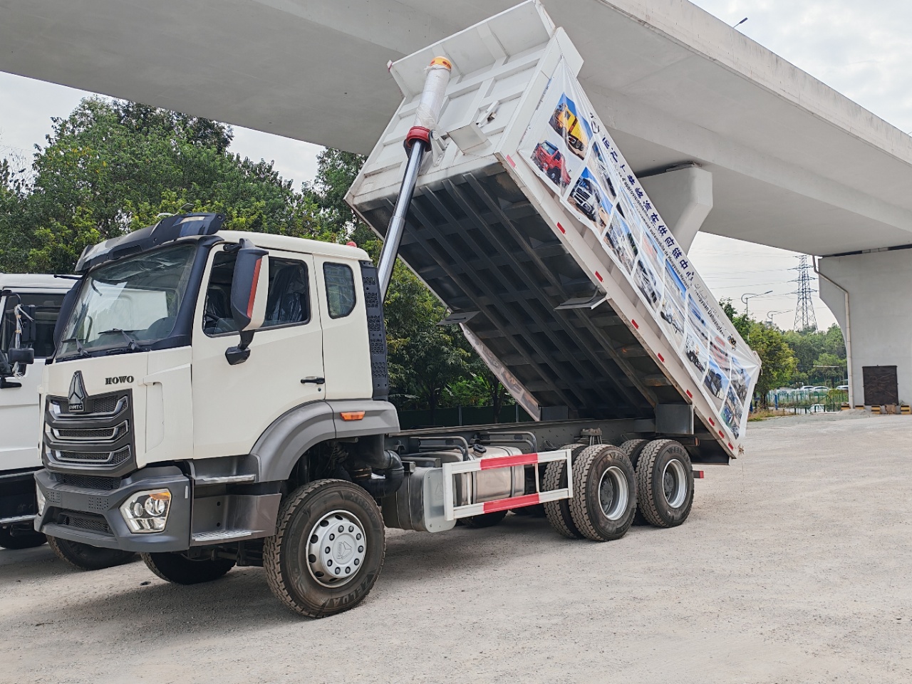 豪沃 NX dump truck 2021 371p-自动-柴油 thumbnail 3