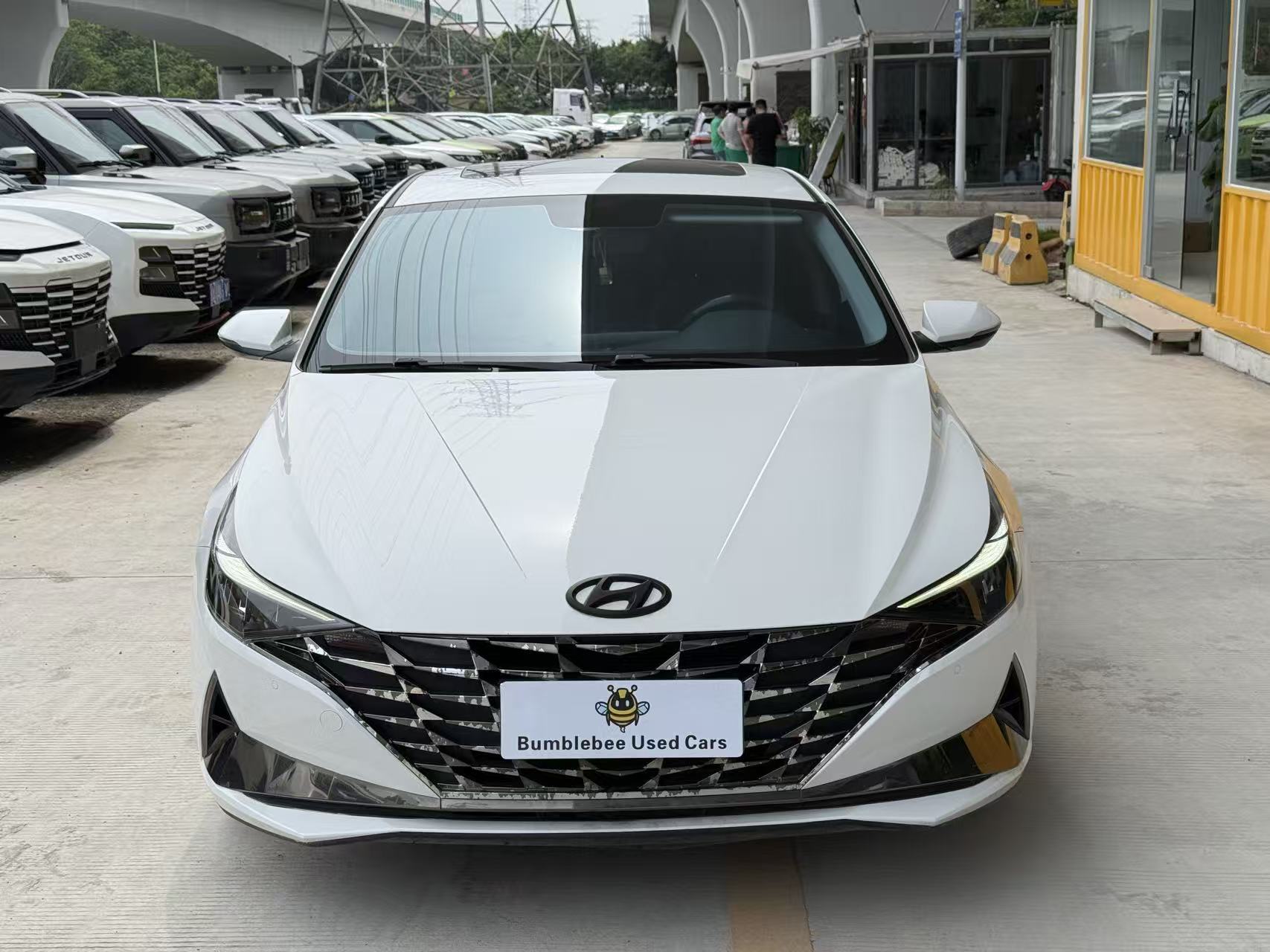 现代 Elantra 2022 1.5L-自动-汽油 thumbnail 2