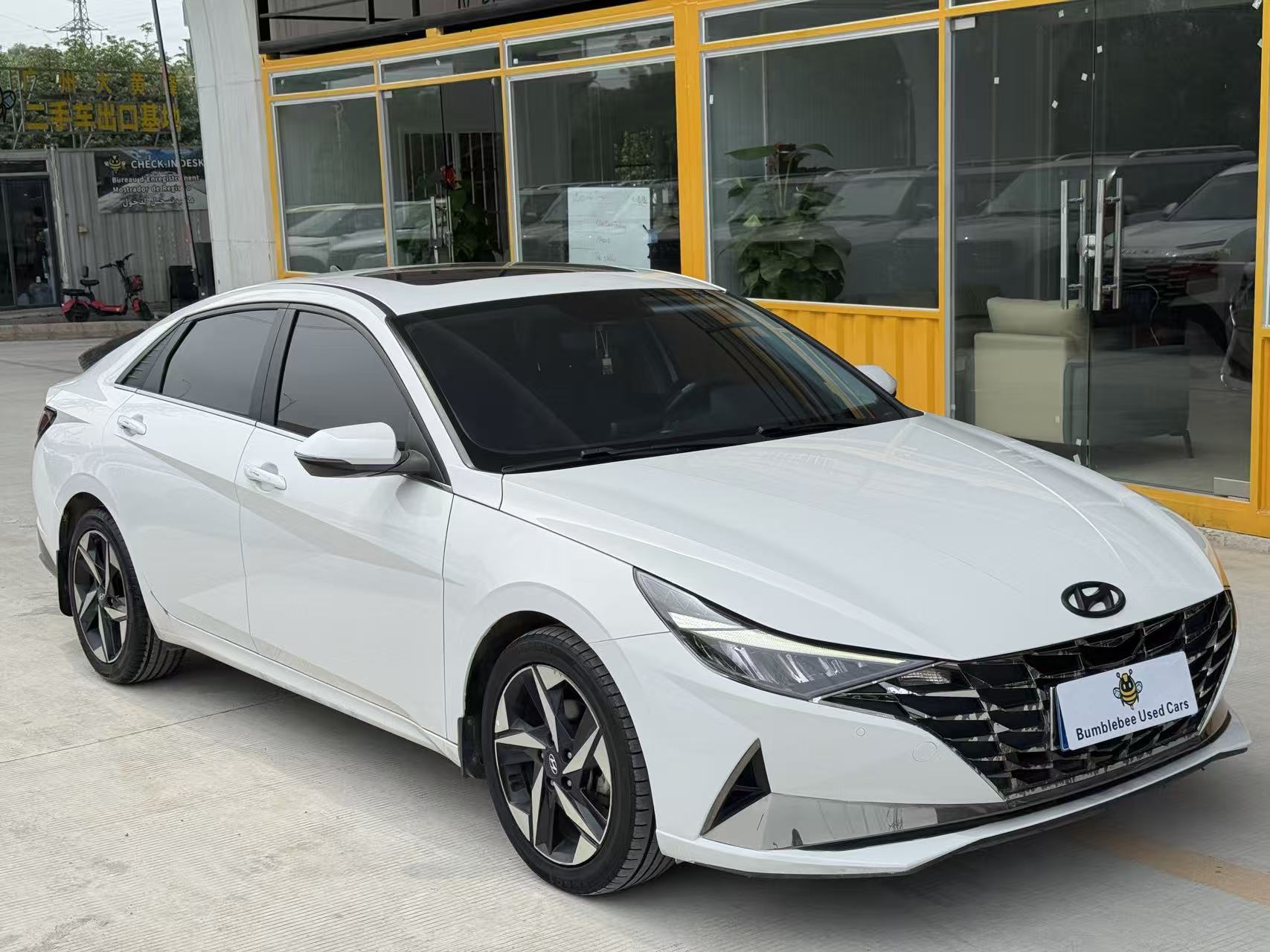 现代 Elantra 2022 1.5L-自动-汽油 thumbnail 3