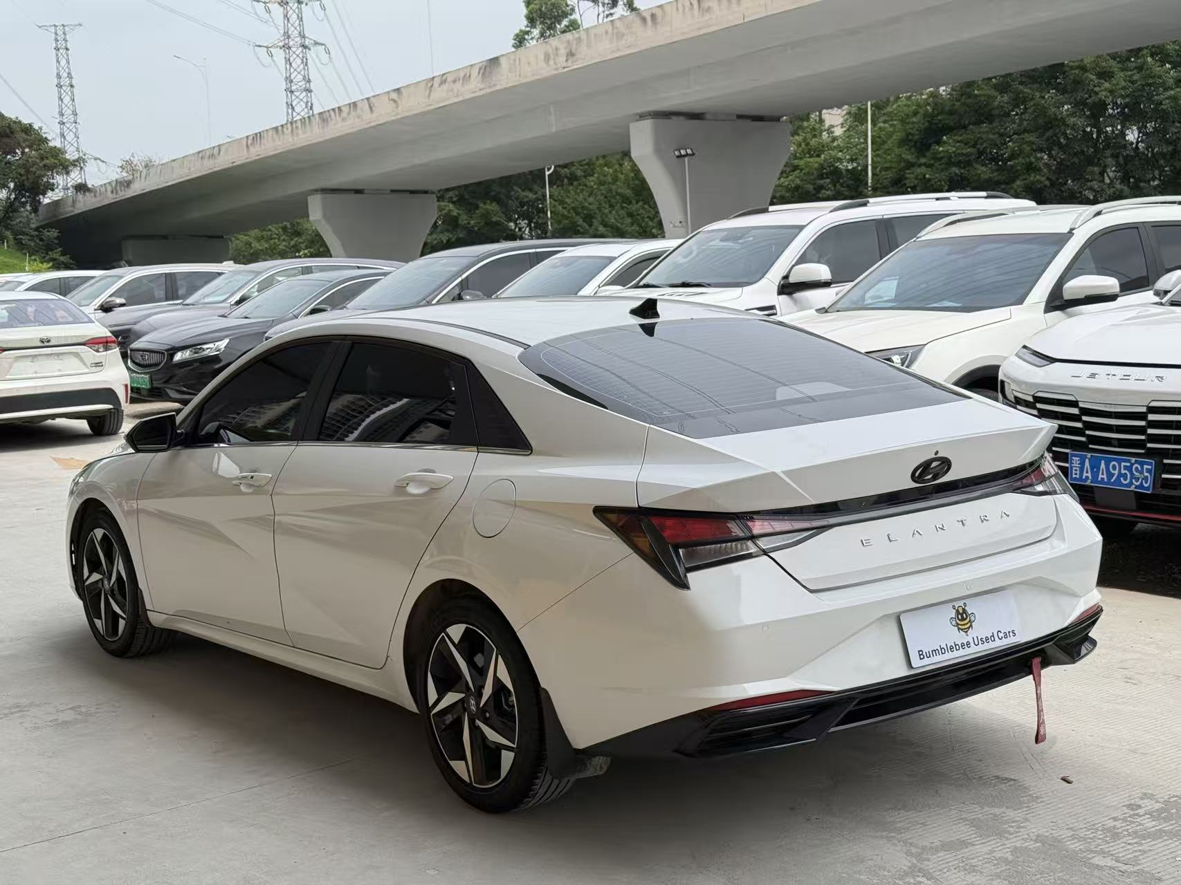 现代 Elantra 2022 1.5L-自动-汽油 thumbnail 9