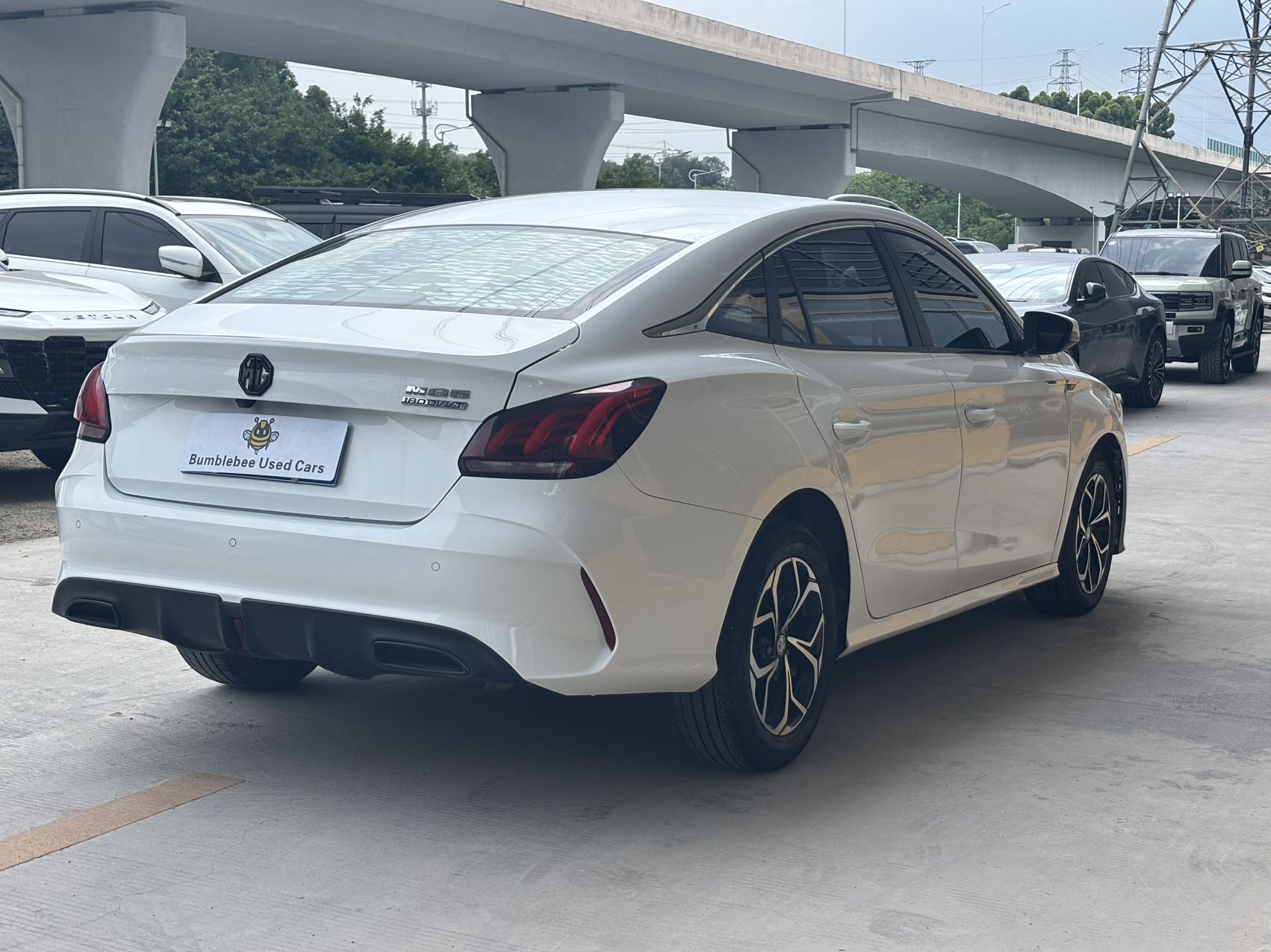 名爵 5 2021 1.5L-自动-汽油 thumbnail 9