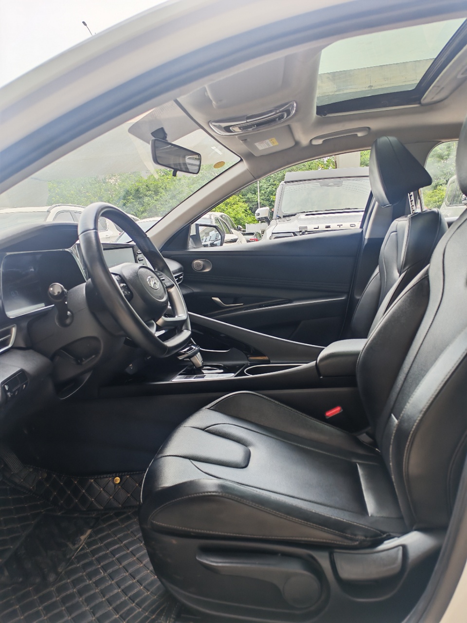 现代 Elantra 2022 1.5L-自动-汽油 thumbnail 4