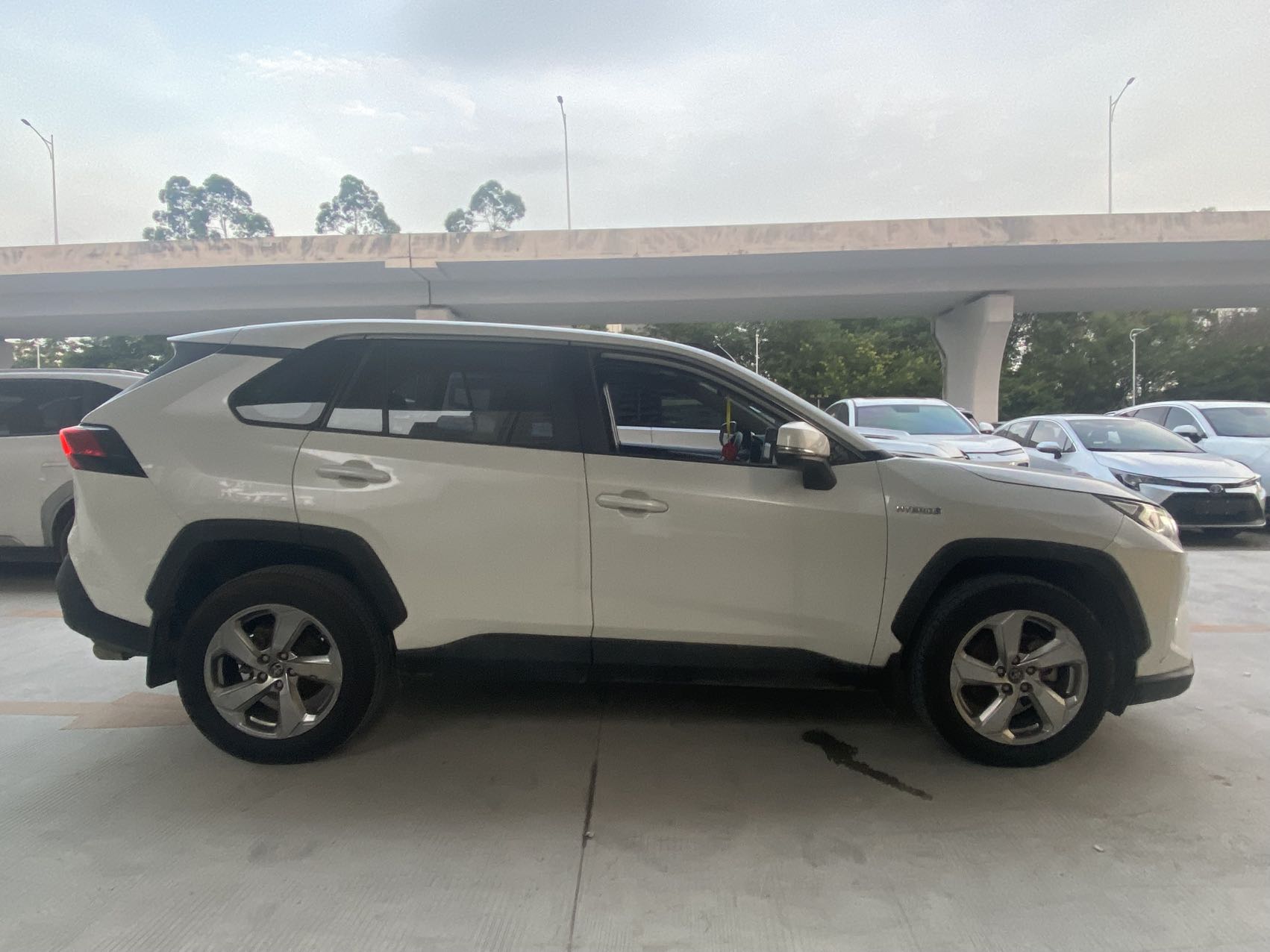 丰田 RAV4 2020 2.5L-自动-油电混合 thumbnail 4