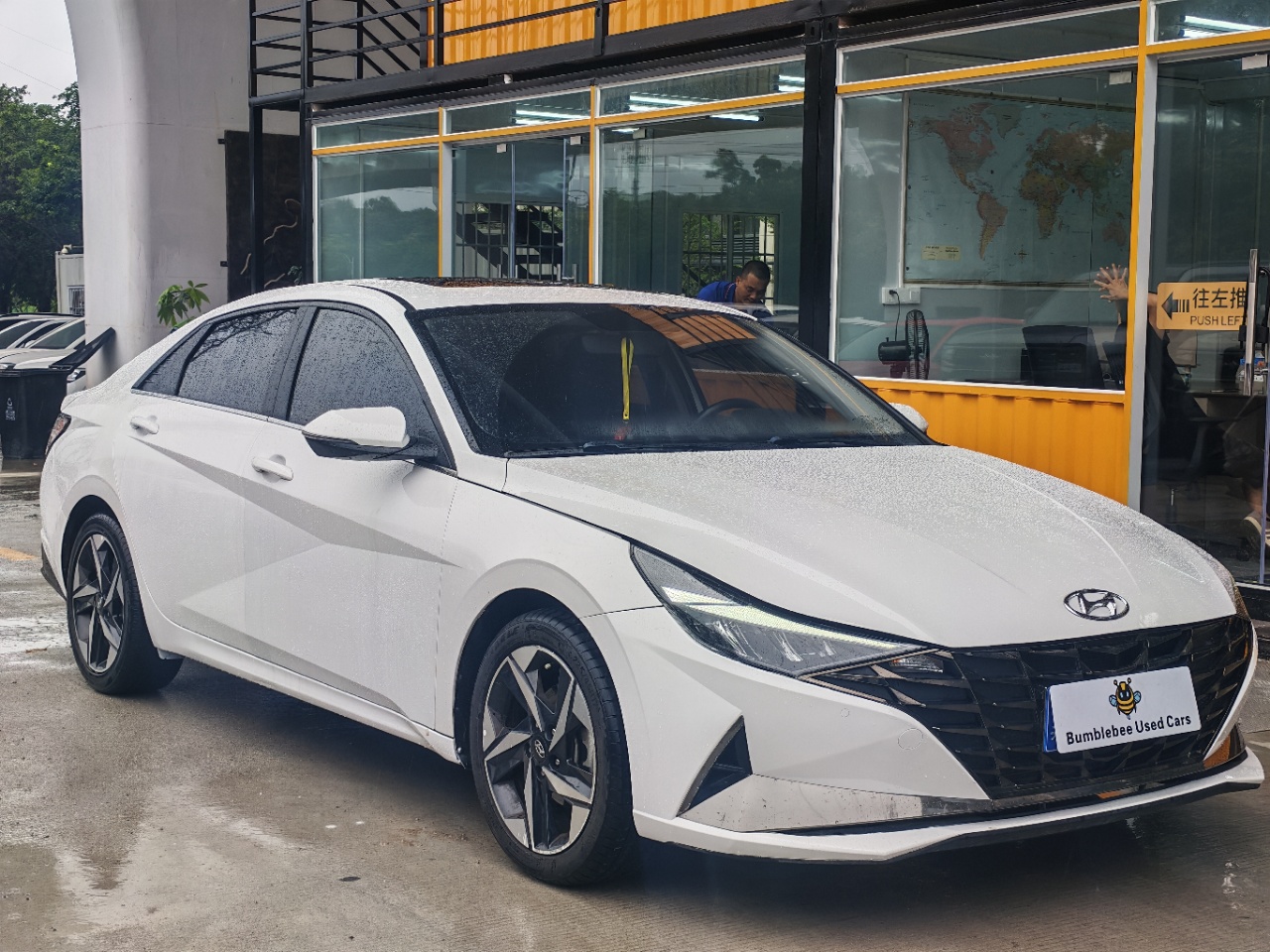 现代 Elantra 2022 1.5L-自动-汽油 thumbnail 3