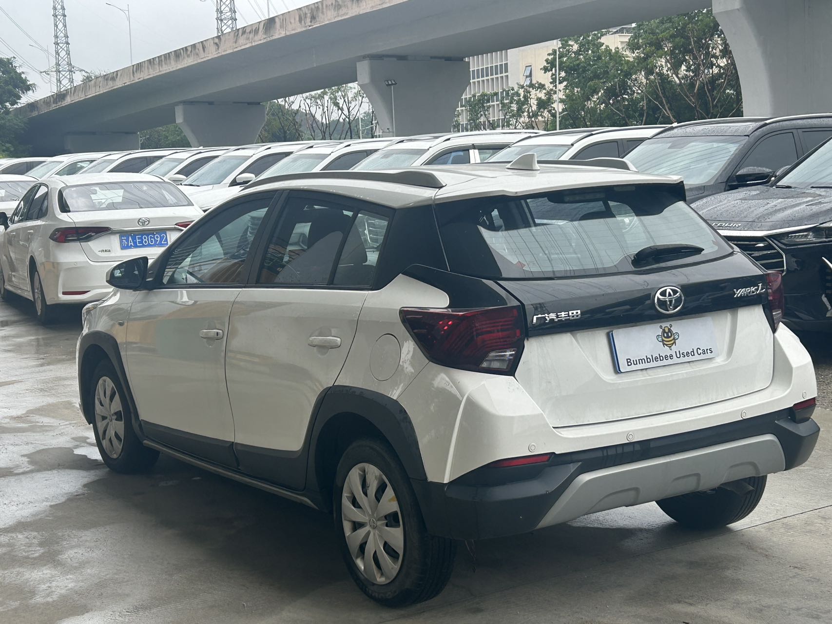 丰田 Yaris L 2023 1.5L-自动-汽油 thumbnail 6