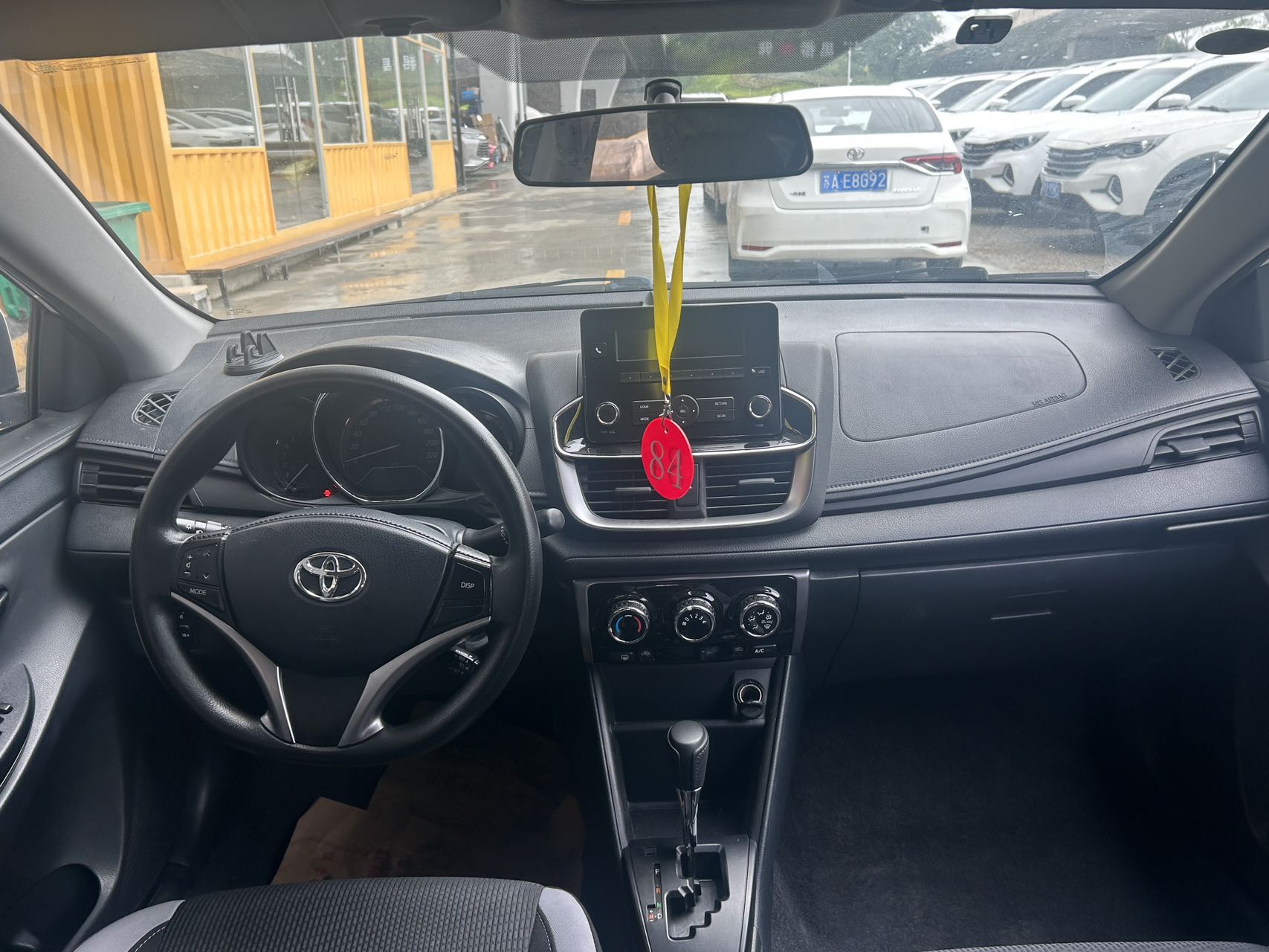 丰田 Yaris L 2023 1.5L-自动-汽油 thumbnail 9