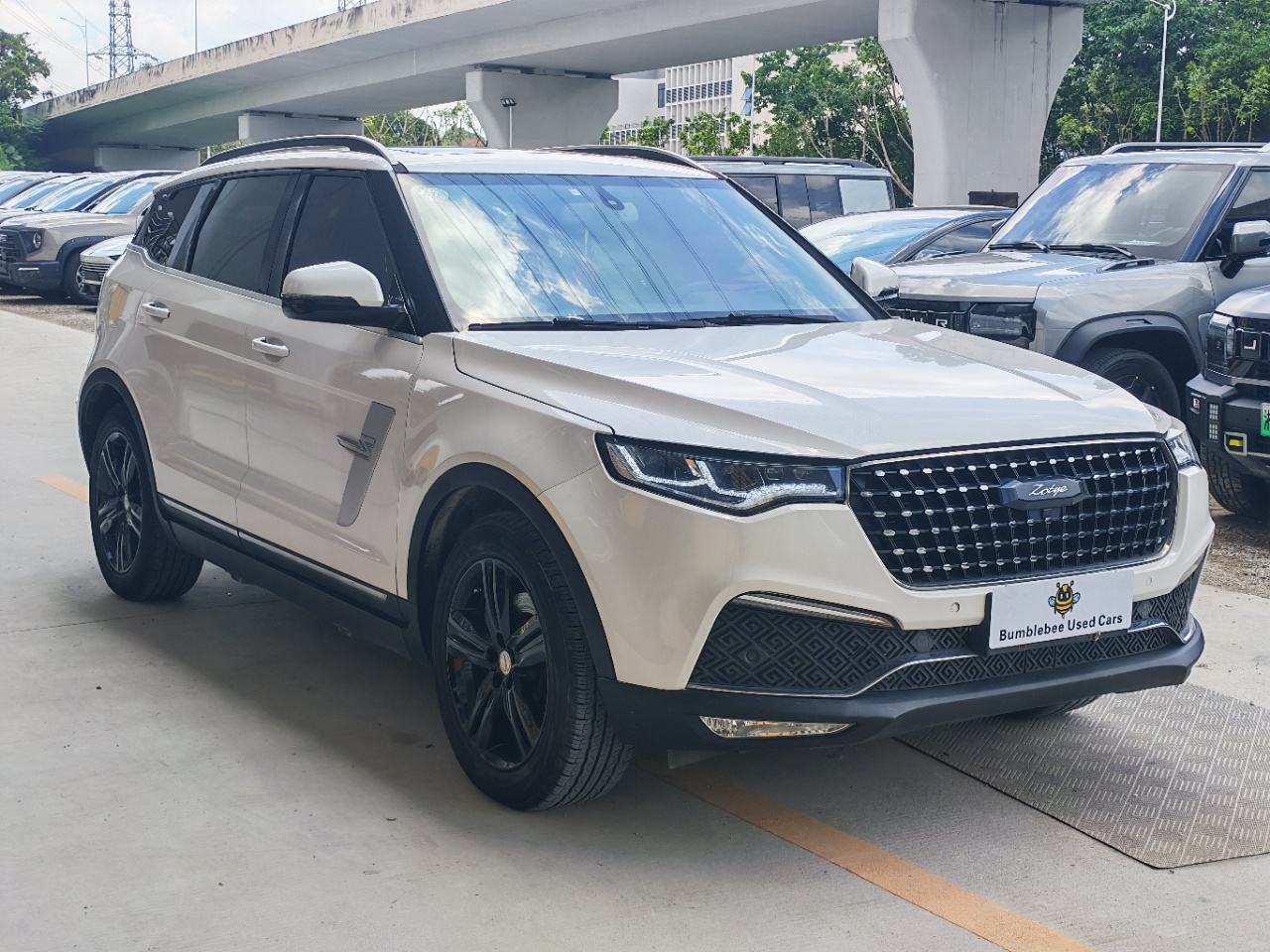 众泰 T700 2018 1.8T-自动-汽油 thumbnail 3